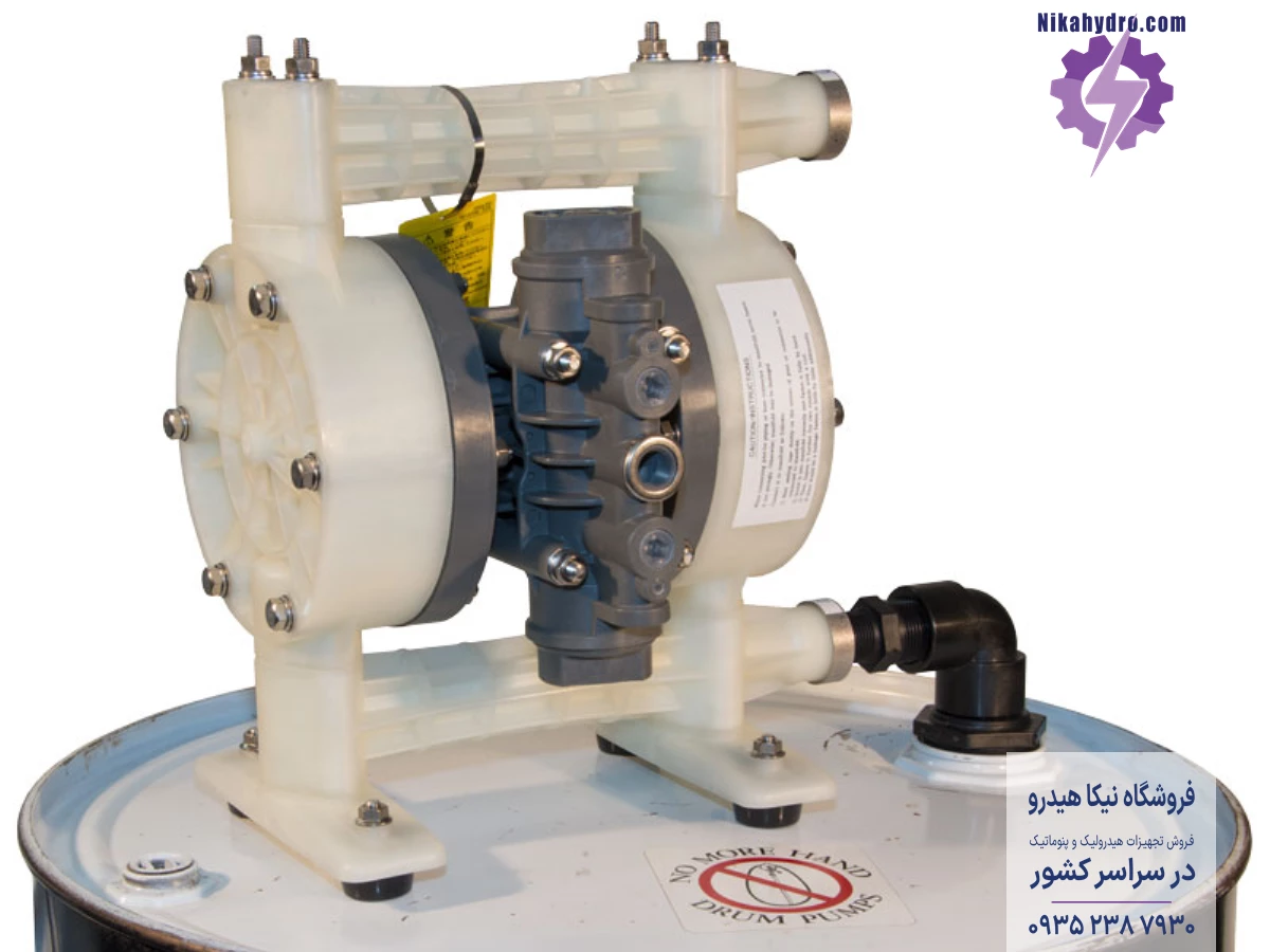 پمپ دیافراگمی برای تخلیه بشکه نفت خام در صنعت نفت و گاز مورد استفاده قرار می گیرند.